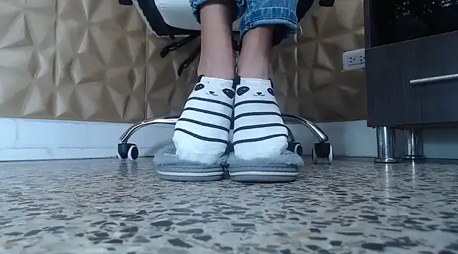 AmiraDulcee online show from 12.21.24