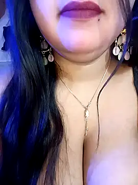 Snapshot of Suhanakhan00 chatting on 12.05.24 Suhanakhan00 online show from 12.05.24