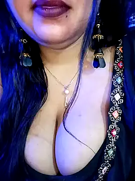 Snapshot of Suhanakhan00 chatting on 12.22.24 Suhanakhan00 online show from 12.22.24