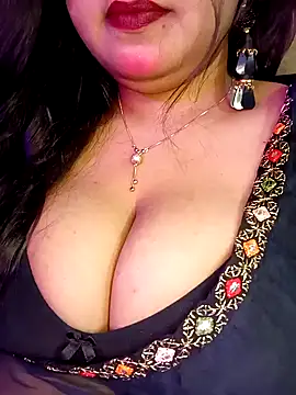 Snapshot of Suhanakhan00 chatting on 03.07.25 Suhanakhan00 online show from 03.07.25