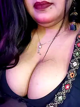 Snapshot of Suhanakhan00 chatting on 03.11.25 Suhanakhan00 online show from 03.11.25