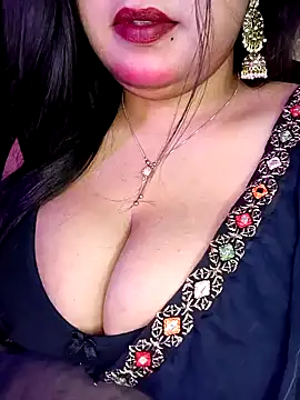 Snapshot of Suhanakhan00 chatting on 03.22.25 Suhanakhan00 online show from 03.22.25