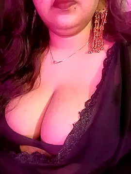 Snapshot of Suhanakhan00 chatting on 05.23.26 Suhanakhan00 online show from 05.23.26