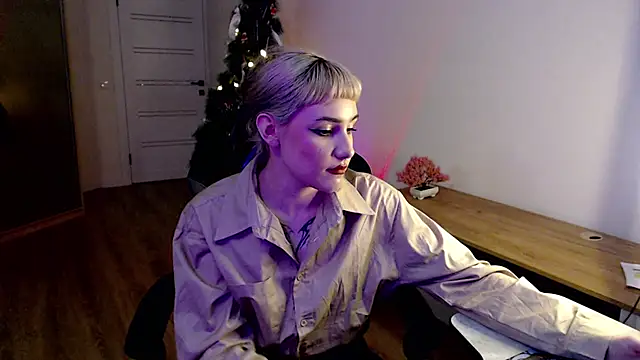 Snapshot of Princess_Shy___ chatting on 02.13.25 Princess Shy online show from 02.13.25