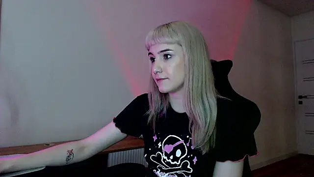 Snapshot of Princess_Shy___ chatting on 02.26.25 Princess Shy online show from 02.26.25