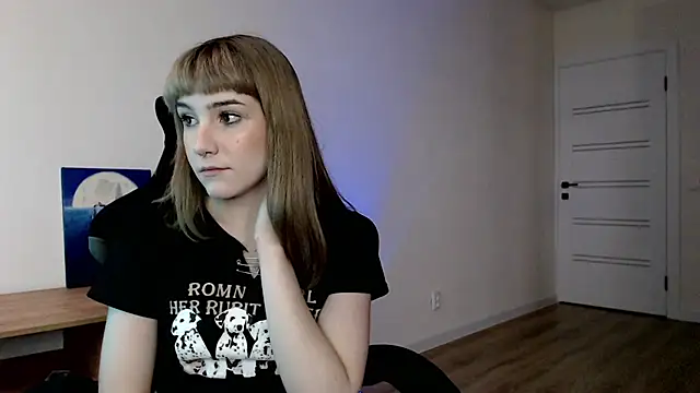 Snapshot of Princess_Shy___ chatting on 03.11.25 Princess Shy online show from 03.11.25