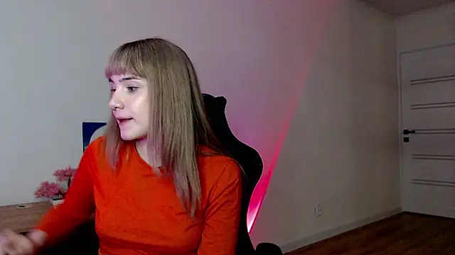 Snapshot of Princess_Shy___ chatting on 03.20.25 Princess Shy online show from 03.20.25