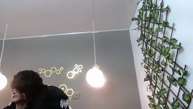 Snapshot of be_sinners chatting on 09.30.25 be sinners online show from 09.30.25