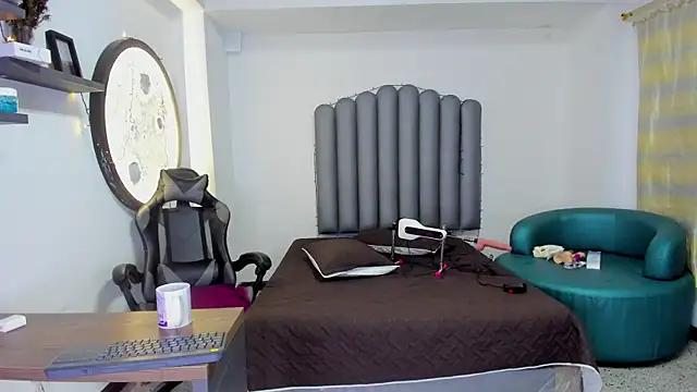 izabellElisa online show from 11.21.25