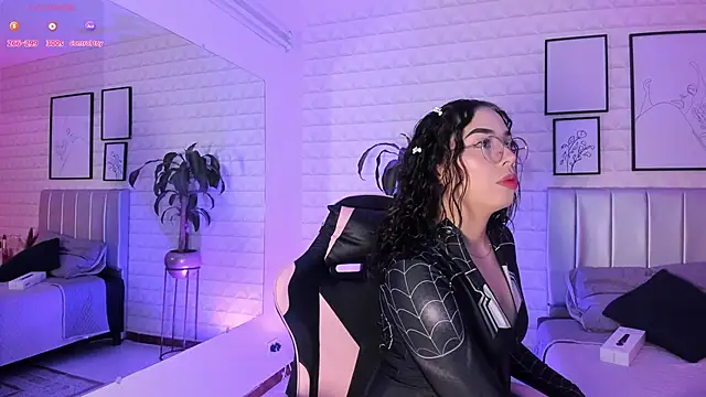 Lizzie-Evans online show from 03.07.26