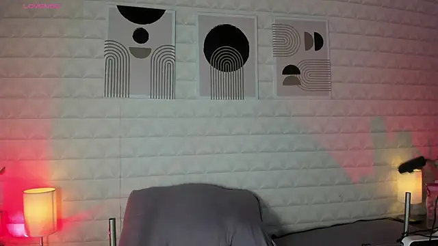 Lizzie-Evans online show from 07.21.26
