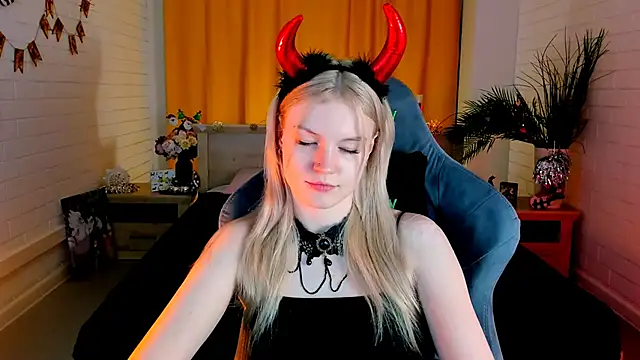 GraceGlamour online show from 12.18.24