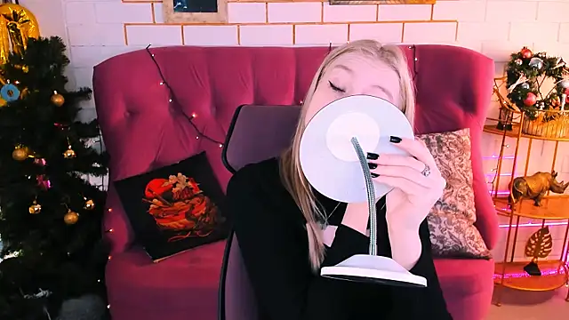 GraceGlamour online show from 12.18.25