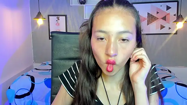 Valeria roussi online show from 12.16.24