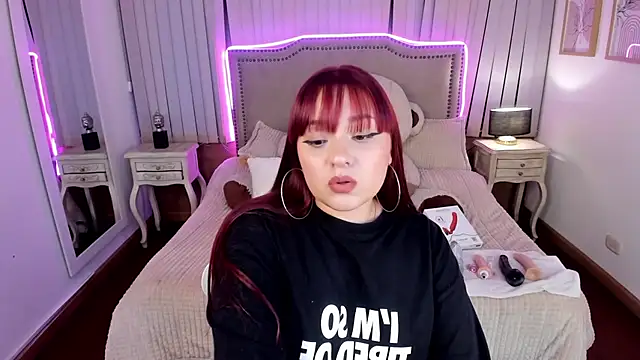 Snapshot of Valentina_Se chatting on 03.06.25 Valentina Se online show from 03.06.25