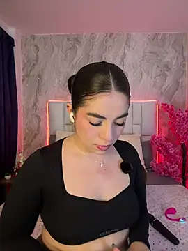Snapshot of IsabellaAnngel chatting on 06.21.26 IsabellaAnngel online show from 06.21.26