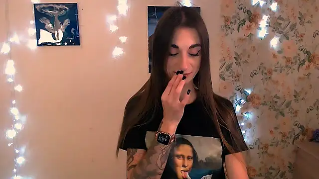 Snapshot of Asia_N_ chatting on 10.30.25 Asia N online show from 10.30.25