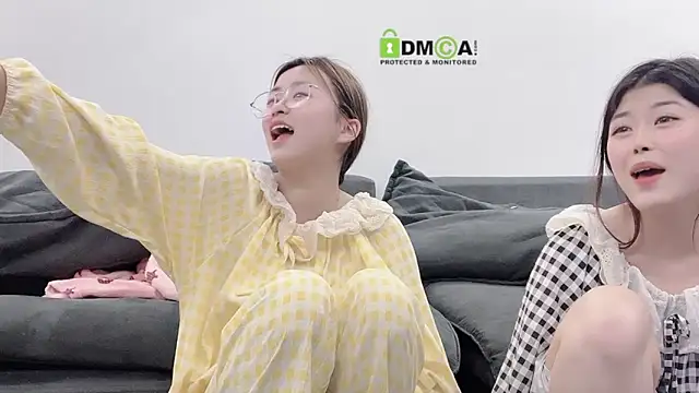 Snapshot of MM_YY_SS chatting on 03.06.25 MM YY SS online show from 03.06.25