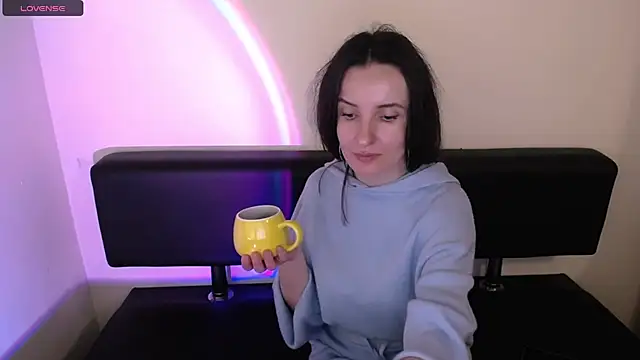 Snapshot of LaimaV_ chatting on 09.30.25 LaimaV online show from 09.30.25