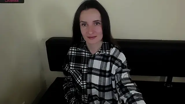 Snapshot of LaimaV_ chatting on 10.03.25 LaimaV online show from 10.03.25