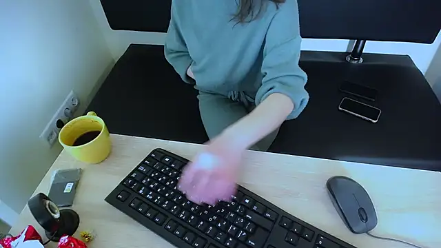 Snapshot of LaimaV_ chatting on 11.07.25 LaimaV online show from 11.07.25