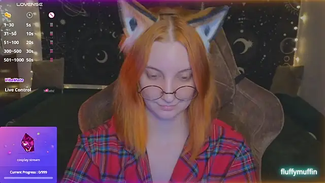 Snapshot of Fluffy_muffin_ chatting on 02.15.25 Fluffy muffin online show from 02.15.25