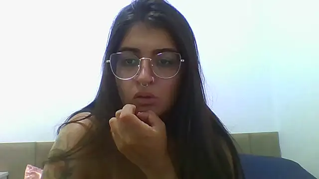 Snapshot of isa_ofc2024 chatting on 04.04.26 isa ofc2024 online show from 04.04.26