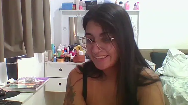 Snapshot of isa_ofc2024 chatting on 04.20.26 isa ofc2024 online show from 04.20.26