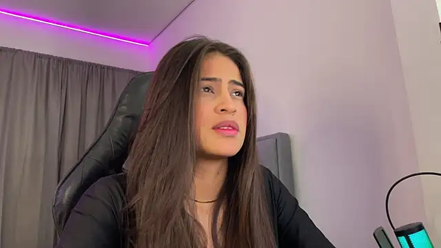 Snapshot of dereckbrownn chatting on 03.22.25 dereckbrownn online show from 03.22.25