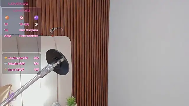 Snapshot of Sam_foox chatting on 02.10.25 Sam foox online show from 02.10.25