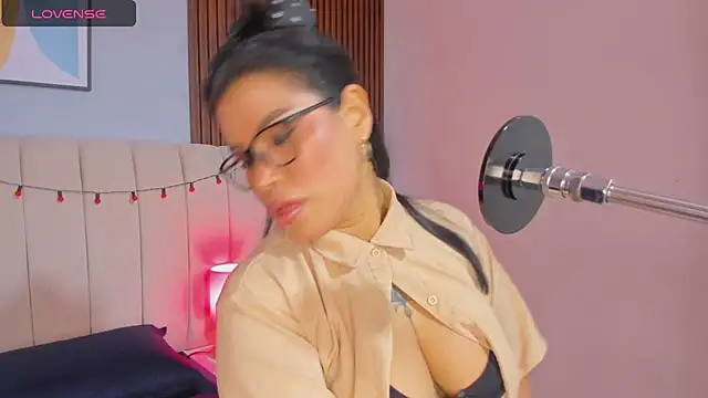 Snapshot of Sam_foox chatting on 02.22.25 Sam foox online show from 02.22.25