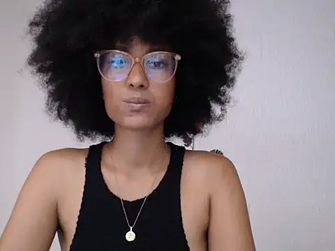 Snapshot of violettamartins chatting on 06.05.26 violettamartins online show from 06.05.26