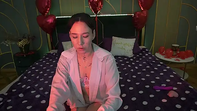 NikkiGoldSide online show from 02.19.25