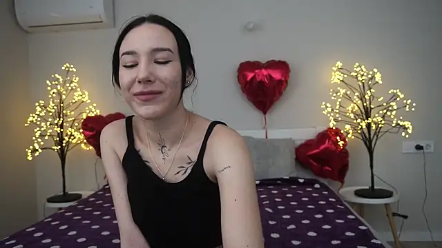 NikkiGoldSide online show from 03.03.25