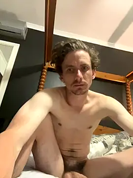 Snapshot of bradleyjamesmc chatting on 11.15.25 bradleyjamesmc online show from 11.15.25