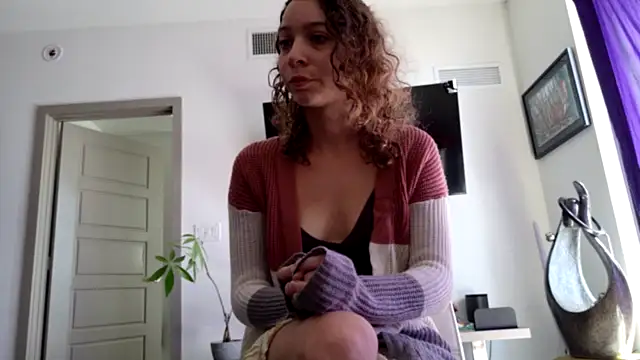 Snapshot of Littledeathtrap chatting on 07.16.26 Littledeathtrap online show from 07.16.26
