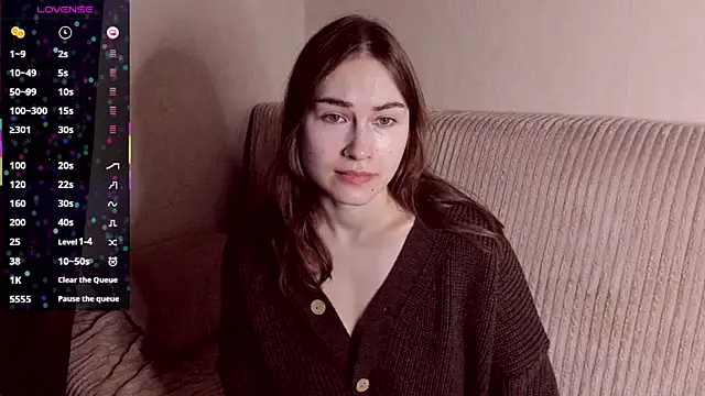 Snapshot of sleeeep_y chatting on 10.23.25 sleeeep y online show from 10.23.25