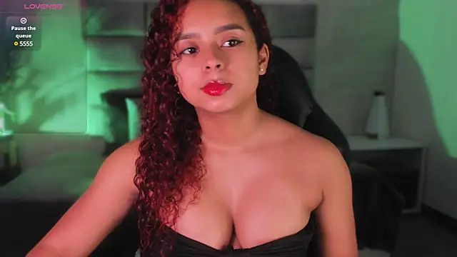 lara jones  online show from 03.11.25