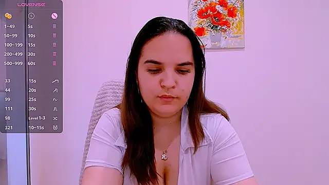 Snapshot of Ella-Diamond chatting on 04.27.26 Ella-Diamond online show from 04.27.26