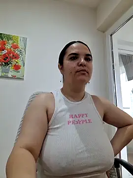Snapshot of Ella-Diamond chatting on 05.13.26 Ella-Diamond online show from 05.13.26