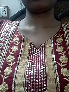 Snapshot of Rajni-Mehra chatting on 02.02.25 Rajni-Mehra online show from 02.02.25