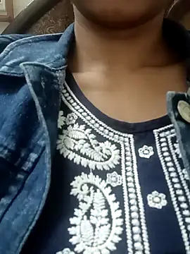 Snapshot of Rajni-Mehra chatting on 02.03.25 Rajni-Mehra online show from 02.03.25