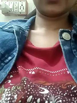 Snapshot of Rajni-Mehra chatting on 02.04.25 Rajni-Mehra online show from 02.04.25