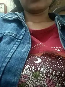 Snapshot of Rajni-Mehra chatting on 02.04.25 Rajni-Mehra online show from 02.04.25