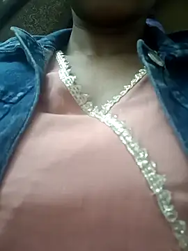 Snapshot of Rajni-Mehra chatting on 02.05.25 Rajni-Mehra online show from 02.05.25