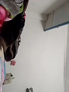 Snapshot of Rajni-Mehra chatting on 02.06.25 Rajni-Mehra online show from 02.06.25