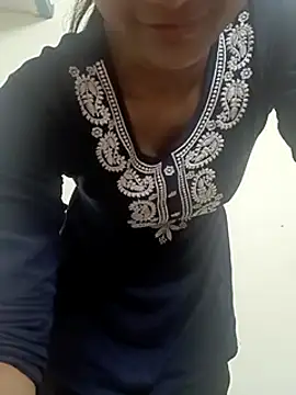 Snapshot of Rajni-Mehra chatting on 02.10.25 Rajni-Mehra online show from 02.10.25