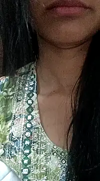 Snapshot of Rajni-Mehra chatting on 02.14.25 Rajni-Mehra online show from 02.14.25