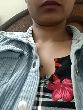 Snapshot of Rajni-Mehra chatting on 02.15.25 Rajni-Mehra online show from 02.15.25