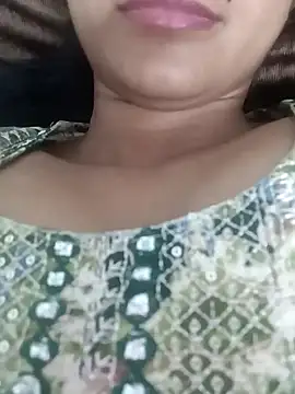 Snapshot of Rajni-Mehra chatting on 02.20.25 Rajni-Mehra online show from 02.20.25